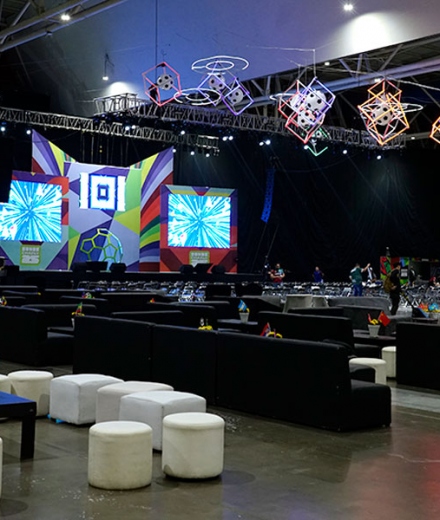 La magia de la Navidad brilló en Poliforum