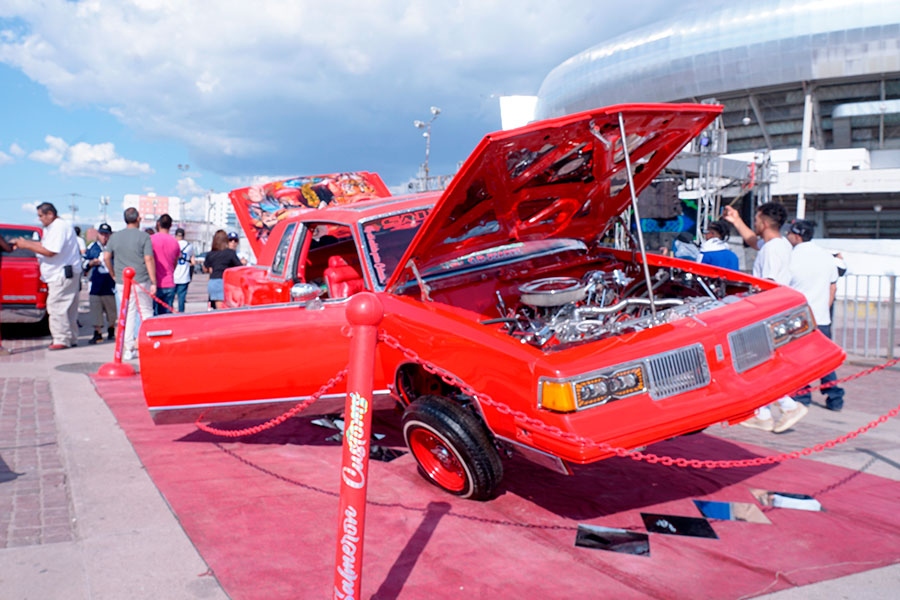 Low Rider Fest León 2025 llenó de color, música y estilo las calles del Bajío